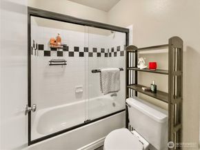 4017 239th Place SE, Sammamish WA 98029