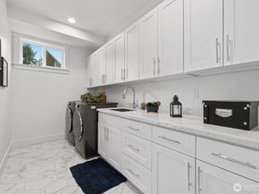 6921 55th Avenue S, Seattle WA 98118