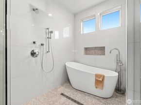 6921 55th Avenue S, Seattle WA 98118