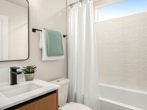 1123 A 10th Avenue E, Seattle WA 98102