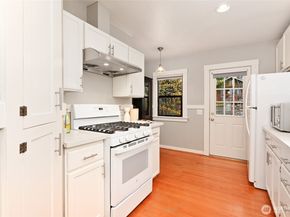 6056 25TH Avenue NE, Seattle WA 98115