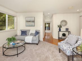 112 9th Lane 112, Kirkland WA 98033