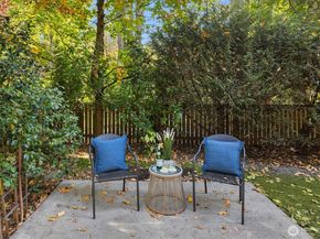 112 9th Lane 112, Kirkland WA 98033