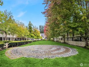 18247 NE 96th Way 104, Redmond WA 98052