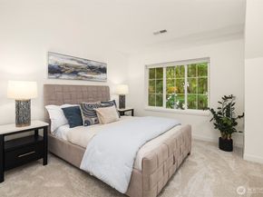 18247 NE 96th Way 104, Redmond WA 98052