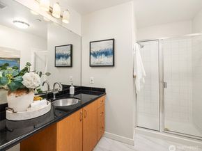 18247 NE 96th Way 104, Redmond WA 98052