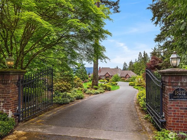 18212 244th Avenue NE, Woodinville WA 98077