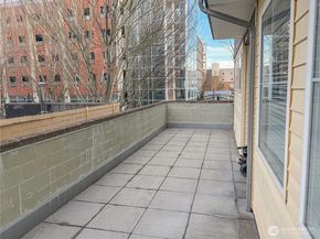 225 Logan Avenue S 111, Renton WA 98057