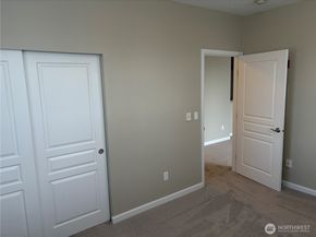 225 Logan Avenue S 111, Renton WA 98057