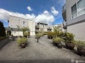 225 Logan Avenue S 111, Renton WA 98057