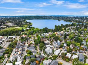 7439 Latona Avenue NE, Seattle WA 98115