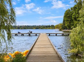 7439 Latona Avenue NE, Seattle WA 98115