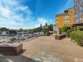 827 Hiawatha Place S 405, Seattle WA 98144