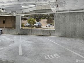 827 Hiawatha Place S 405, Seattle WA 98144