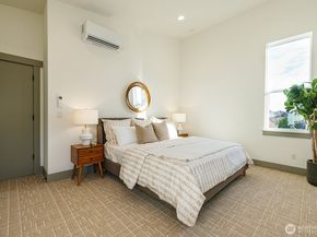 4110 30th Avenue S 8, Seattle WA 98108