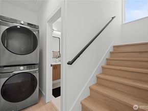 7526 6th Avenue NW, Seattle WA 98117