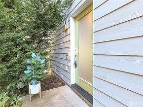 13724 Ash Way C1, Everett WA 98204