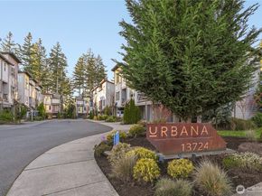 13724 Ash Way C1, Everett WA 98204