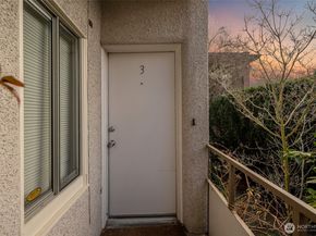 630 13th Avenue E 3, Seattle WA 98102