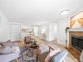 1144 N 198th Street E304, Shoreline WA 98133