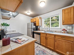 1144 N 198th Street E304, Shoreline WA 98133