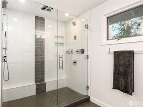 2057 213th Avenue NE, Sammamish WA 98074