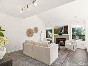 2057 213th Avenue NE, Sammamish WA 98074