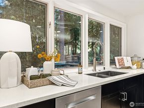 2057 213th Avenue NE, Sammamish WA 98074