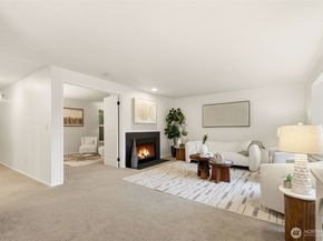 206 Mountain Park Boulevard SW D204, Issaquah WA 98027