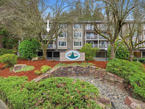 206 Mountain Park Boulevard SW D204, Issaquah WA 98027