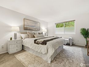 206 Mountain Park Boulevard SW D204, Issaquah WA 98027