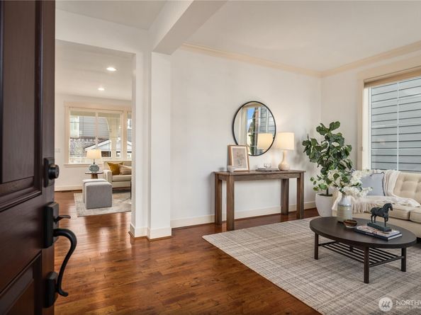 327 4th Avenue S, Kirkland WA 98033