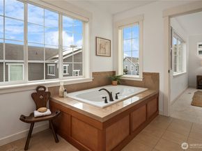 327 4th Avenue S, Kirkland WA 98033