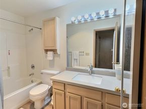 11325 19th Avenue SE C211, Everett WA 98208