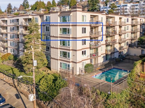 2253 Gilman Drive W 406, Seattle WA 98119