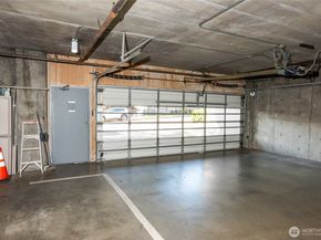 2253 Gilman Drive W 406, Seattle WA 98119