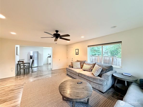 18902 133rd Place SE, Renton WA 98058