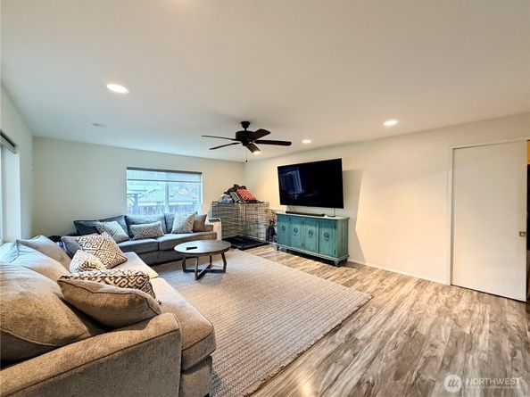 18902 133rd Place SE, Renton WA 98058