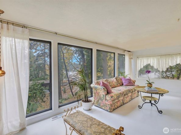 3918 NW Phinney Bay Drive, Bremerton WA 98312