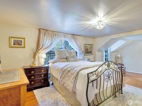 3918 NW Phinney Bay Drive, Bremerton WA 98312