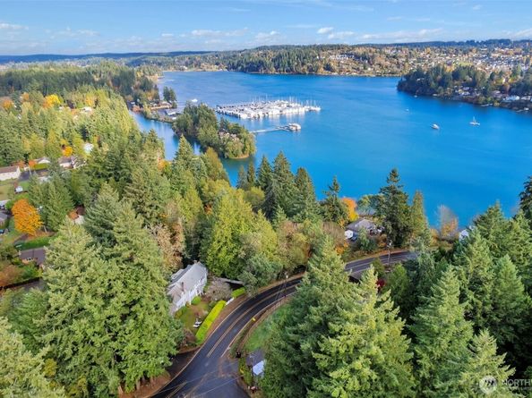 3918 NW Phinney Bay Drive, Bremerton WA 98312