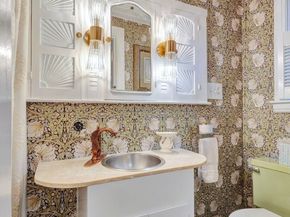 3918 NW Phinney Bay Drive, Bremerton WA 98312