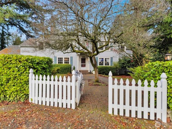 3918 NW Phinney Bay Drive, Bremerton WA 98312