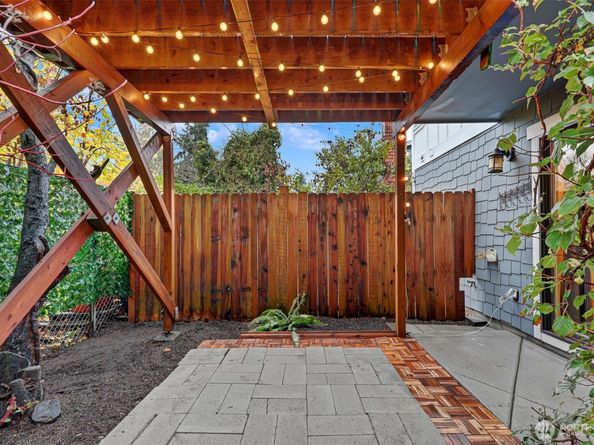 9005 Fremont Avenue N A, Seattle WA 98103