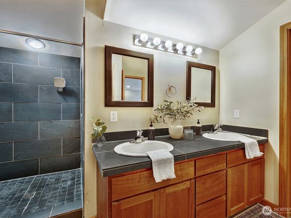 9005 Fremont Avenue N A, Seattle WA 98103