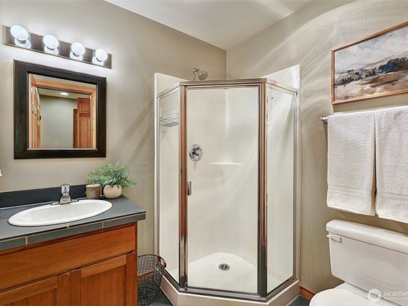 9005 Fremont Avenue N A, Seattle WA 98103