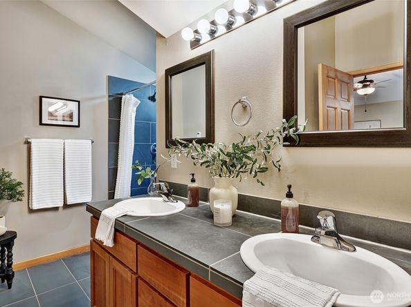 9005 Fremont Avenue N A, Seattle WA 98103