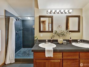 9005 Fremont Avenue N A, Seattle WA 98103