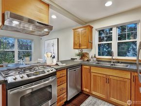 9005 Fremont Avenue N A, Seattle WA 98103