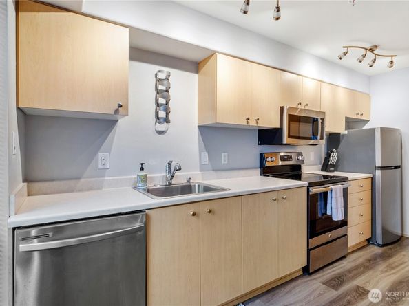 2818 Grand Avenue B410, Everett WA 98201